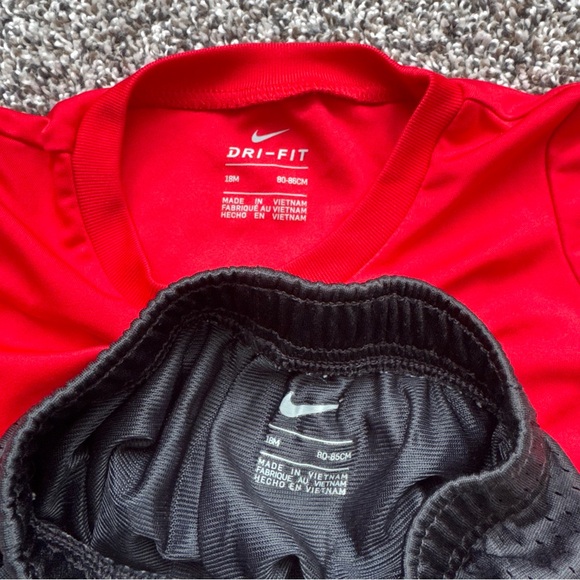 Nike 18 Months T-Shirt and Shorts Set - Picture 5 of 5